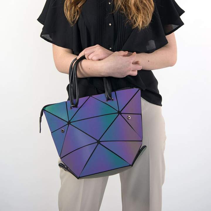 Reflektinė-spalvas-keičianti-rankinė-'4 viename'