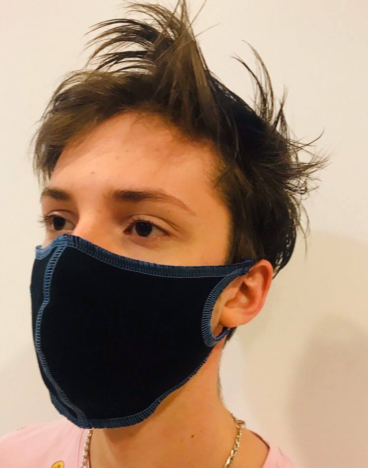 Daugkartinio naudojimo dviejų sluoksnių apsauginė veido kaukė