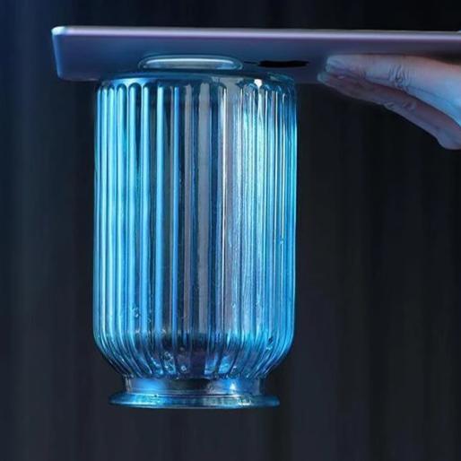 Magiškas-nano-lipdukas