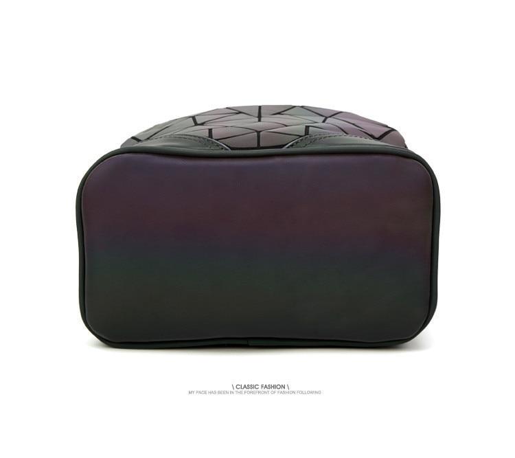 Reflektinė-spalvas-keičianti-kuprinė-'Karina'