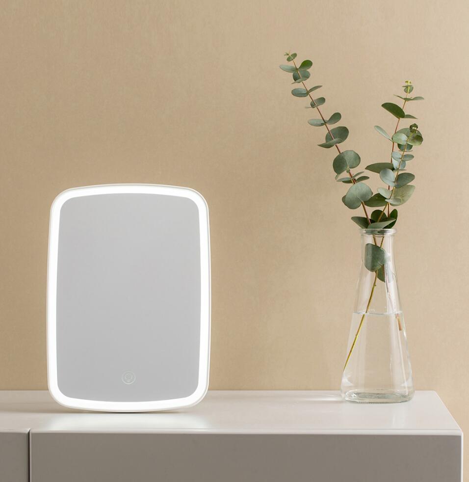 Veidrodis-su-LED-apšvietimu