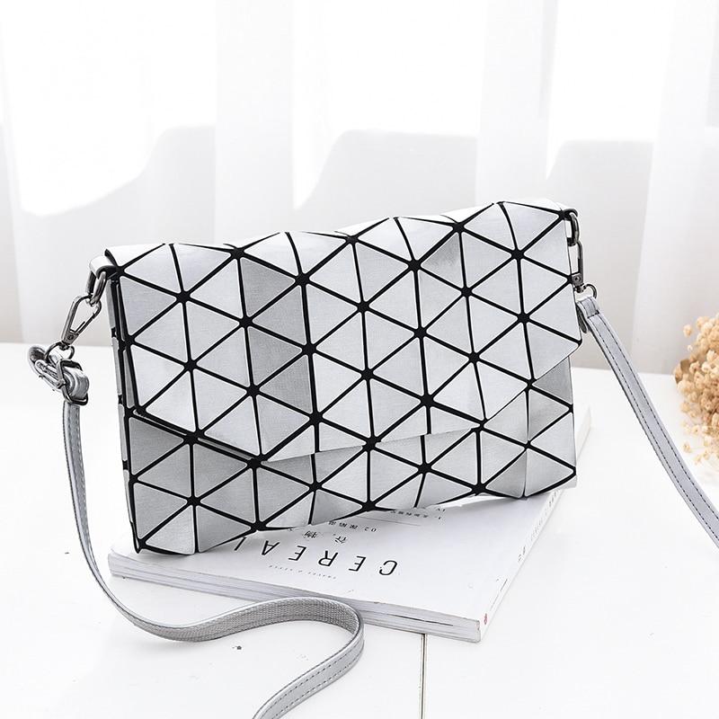 Reflektinė-spalvas-keičianti-rankinė-'Šviesa'