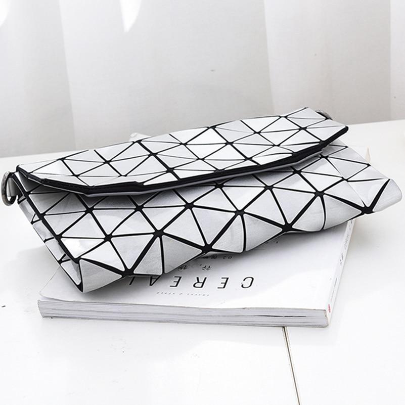 Reflektinė-spalvas-keičianti-rankinė-'Šviesa'