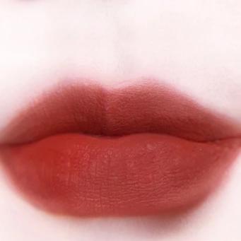 Kreminiai-lūpų-dažai