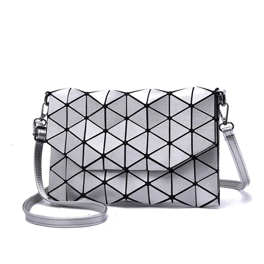 Reflektinė-spalvas-keičianti-rankinė-'Šviesa'