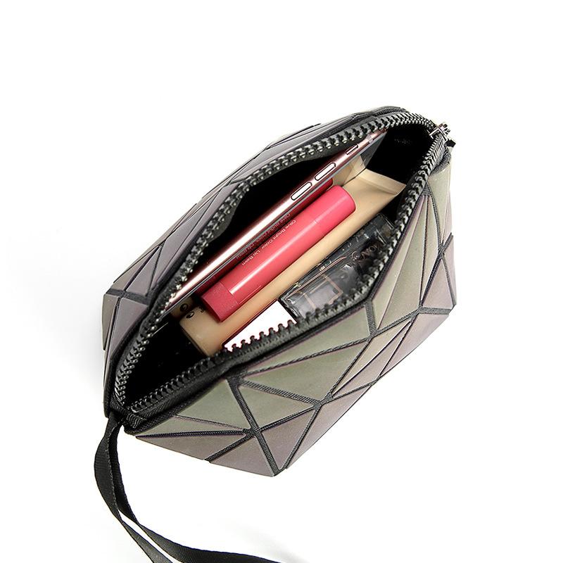 Reflektinė-spalvas-keičianti-kosmetinė-'Žvaigždė'